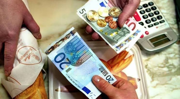 مبيعات التجزئة في منطقة اليورو تتراجع خلال فبراير