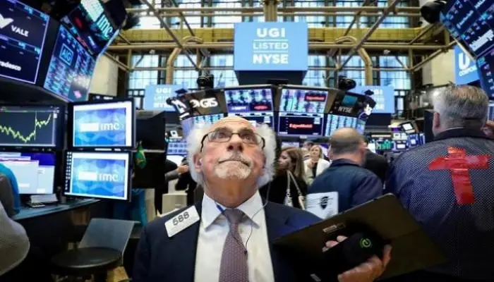 الأسهم الأمريكية تغلق على خسائر يومية رغم المكاسب الأسبوعية