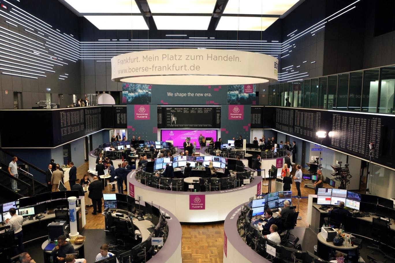 تباين أداء الأسهم الأوروبية عند الإغلاق وسط ترقب محادثات السلام في الشرق الأوسط